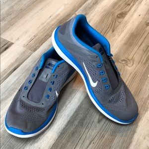 Size 7 Nike Sneakers